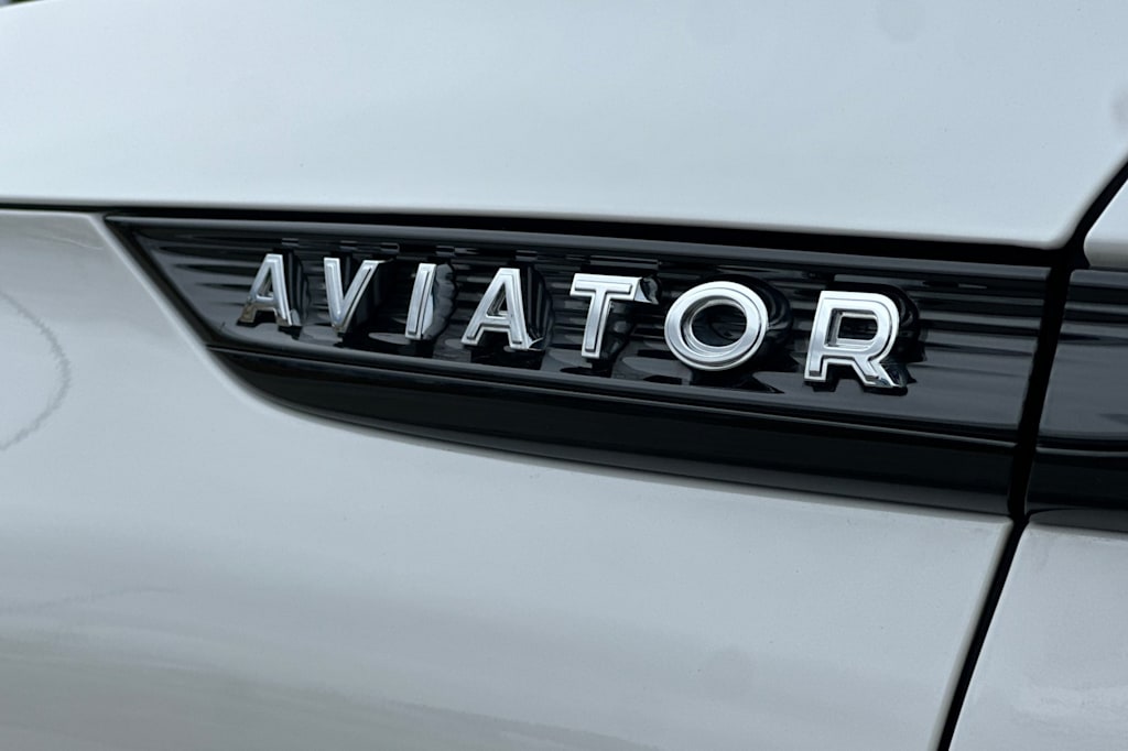 Thumbnail: 2023 Lincoln Aviator - 30