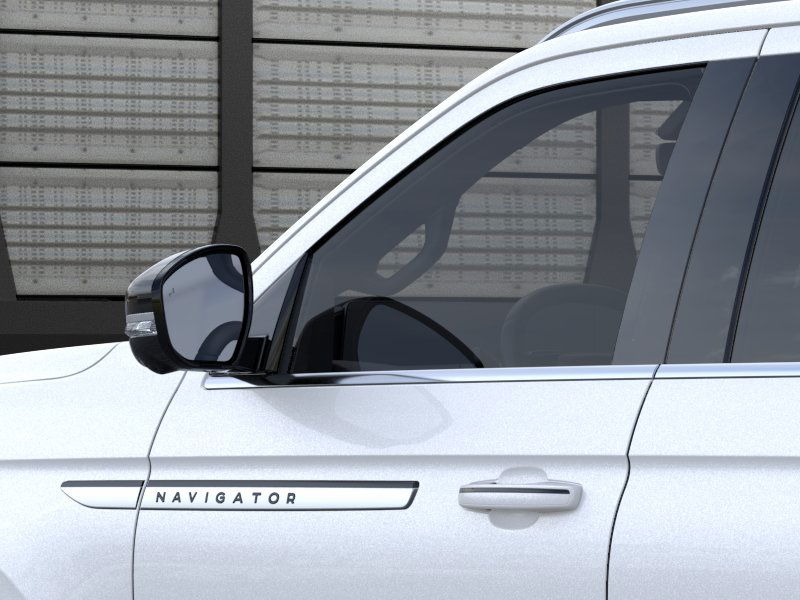 Thumbnail: 2025 Lincoln Navigator - 21