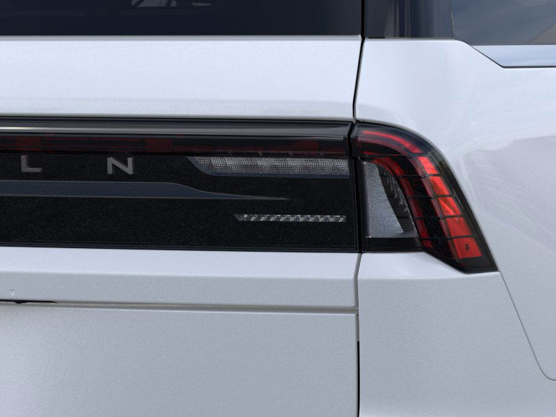 Thumbnail: 2025 Lincoln Navigator - 22