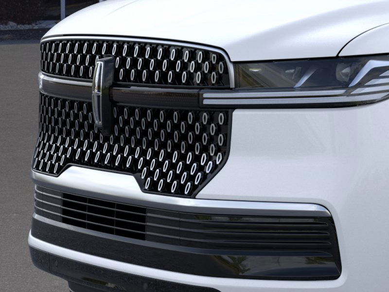 Thumbnail: 2025 Lincoln Navigator - 19
