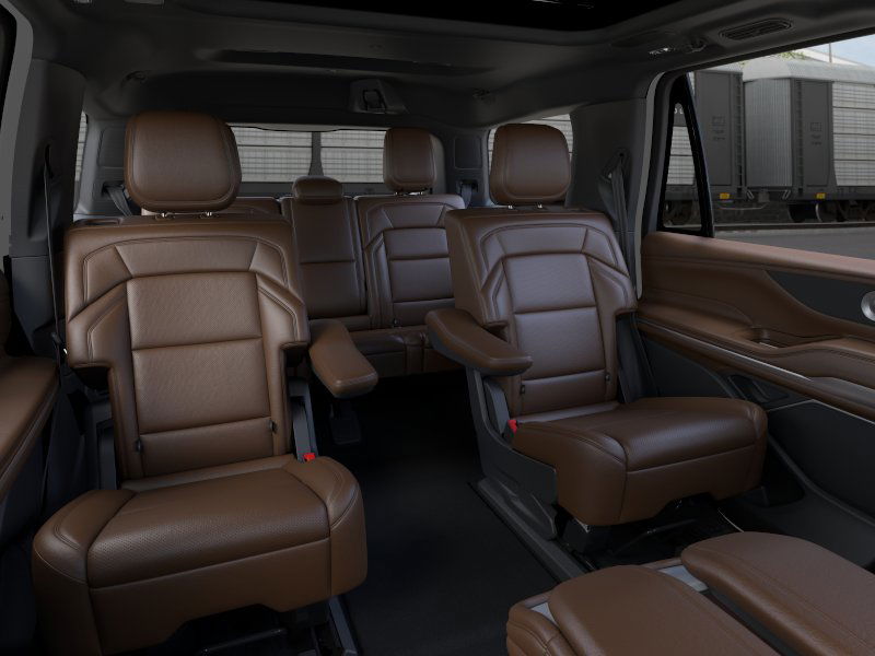 Thumbnail: 2026 Lincoln Navigator - 15