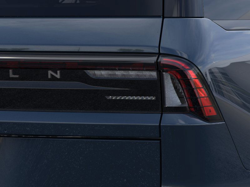 Thumbnail: 2025 Lincoln Navigator - 21