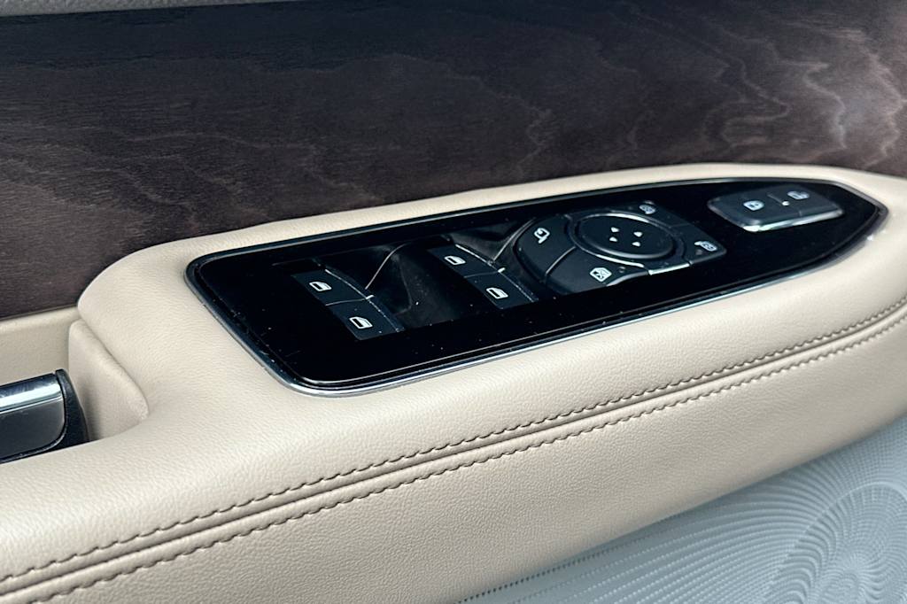 Thumbnail: 2024 Lincoln Navigator - 7