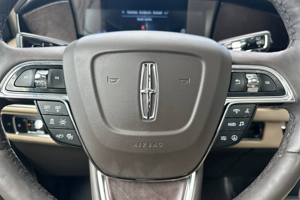 Thumbnail: 2024 Lincoln Navigator - 28