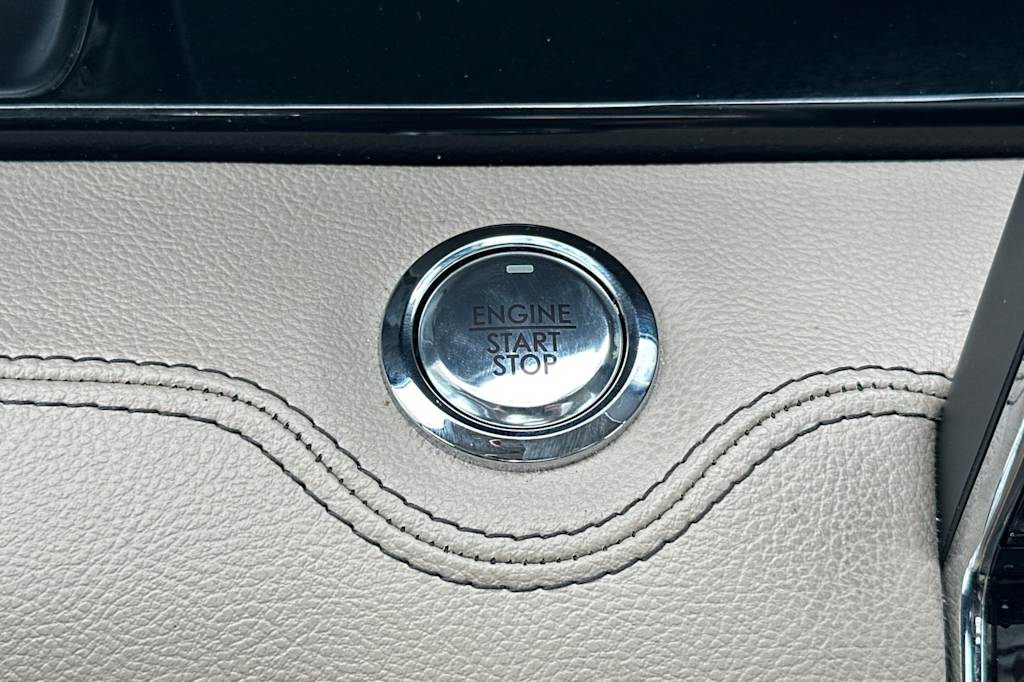 Thumbnail: 2024 Lincoln Navigator - 27