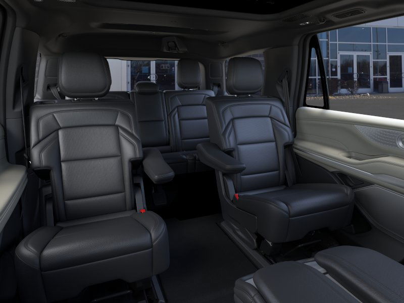 Thumbnail: 2025 Lincoln Navigator - 10