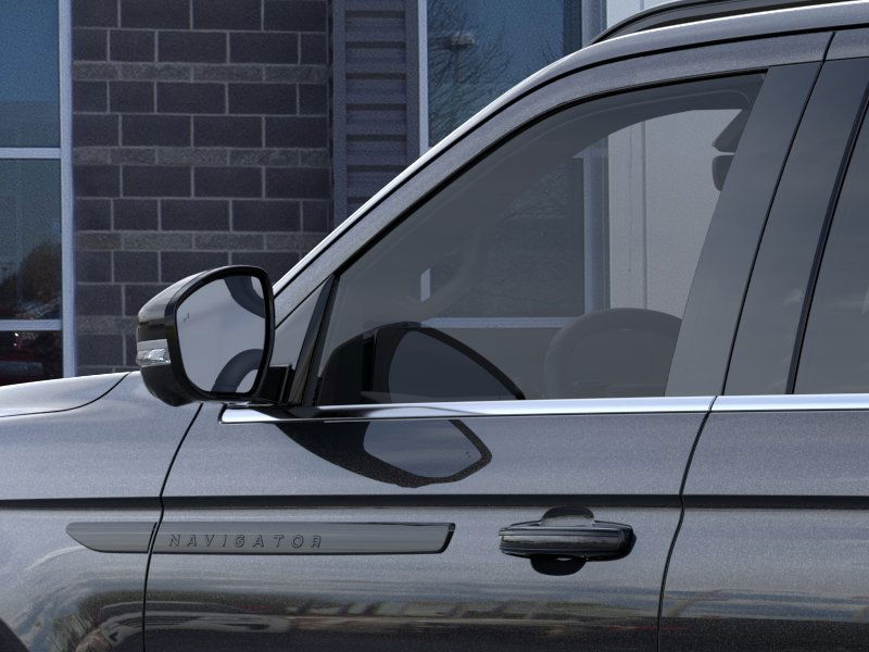 Thumbnail: 2025 Lincoln Navigator - 21