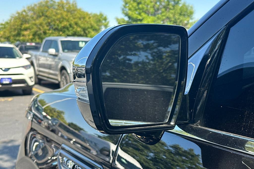 Thumbnail: 2022 Lincoln Navigator - 7