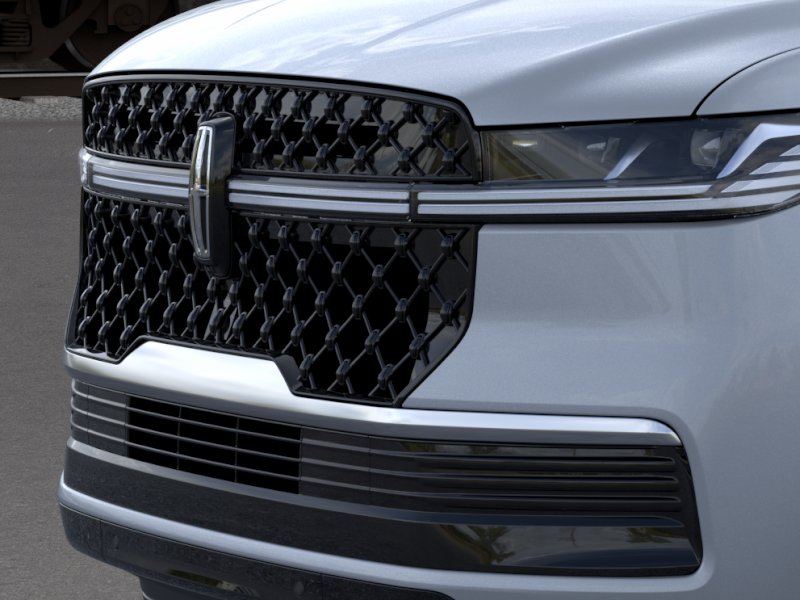 Thumbnail: 2026 Lincoln Navigator L - 18