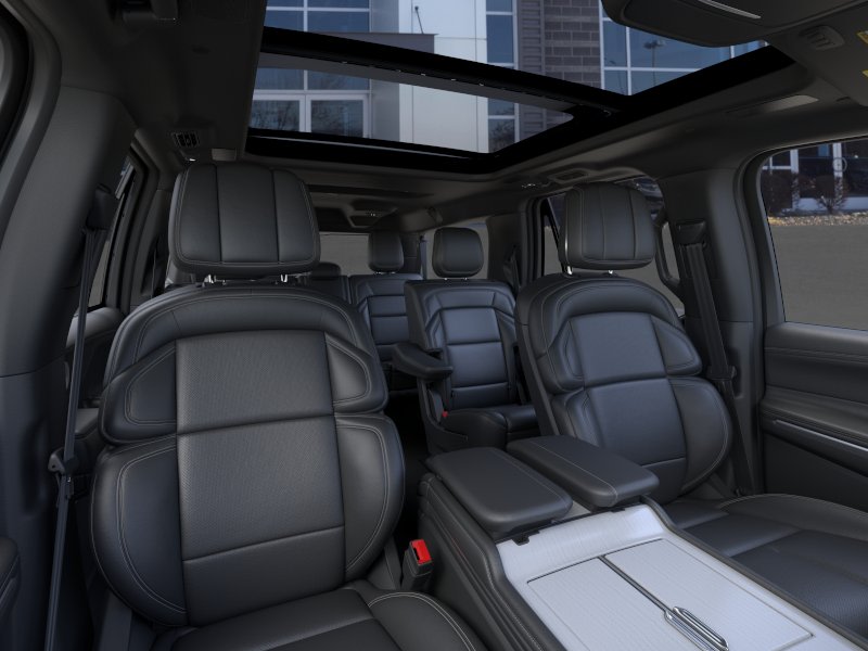 Thumbnail: 2026 Lincoln Navigator L - 8