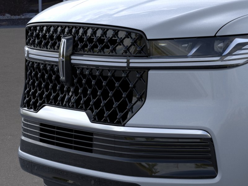 Thumbnail: 2026 Lincoln Navigator L - 18