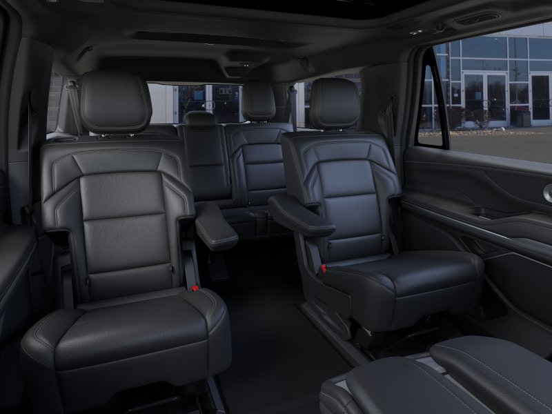 Thumbnail: 2026 Lincoln Navigator L - 9