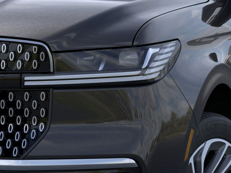 Thumbnail: 2025 Lincoln Navigator L - 19