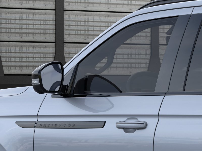Thumbnail: 2026 Lincoln Navigator L - 20