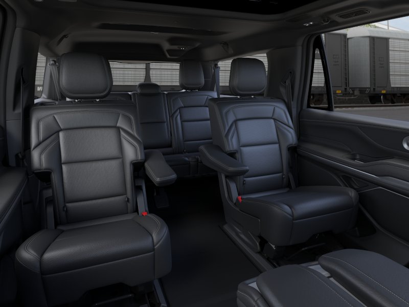 Thumbnail: 2026 Lincoln Navigator L - 9