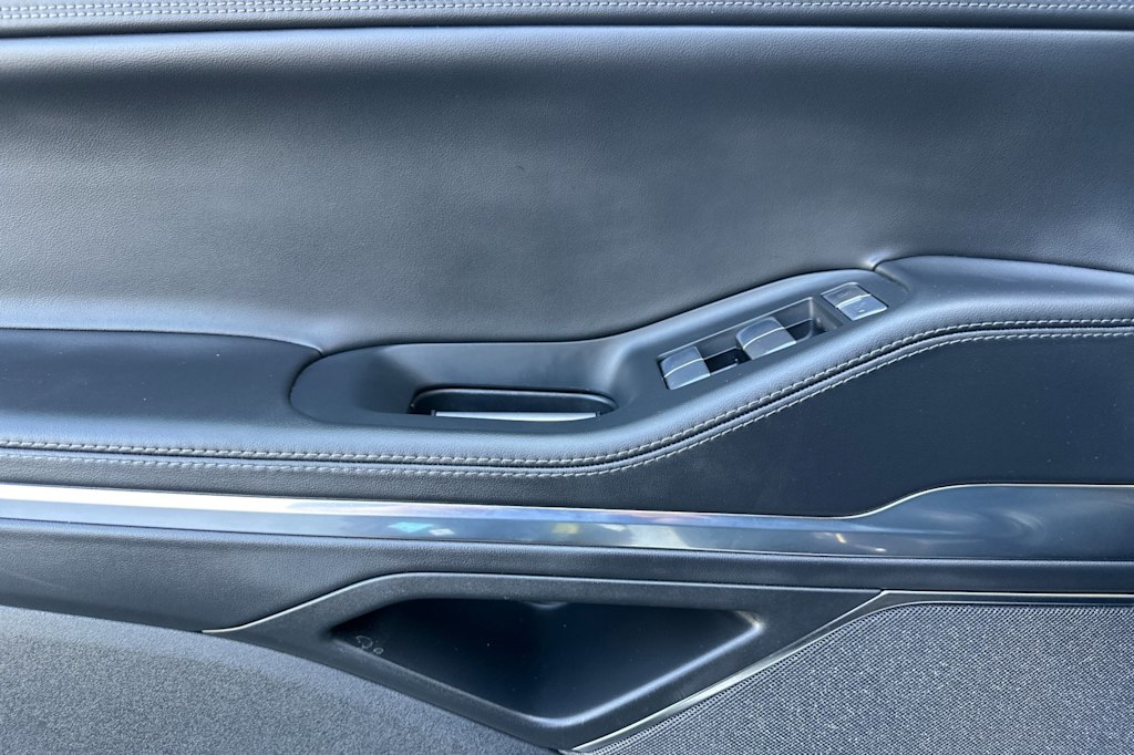 Thumbnail: 2025 Lincoln Navigator L - 19