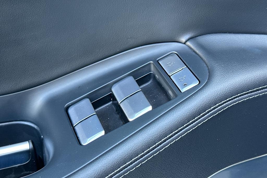 Thumbnail: 2025 Lincoln Navigator L - 20