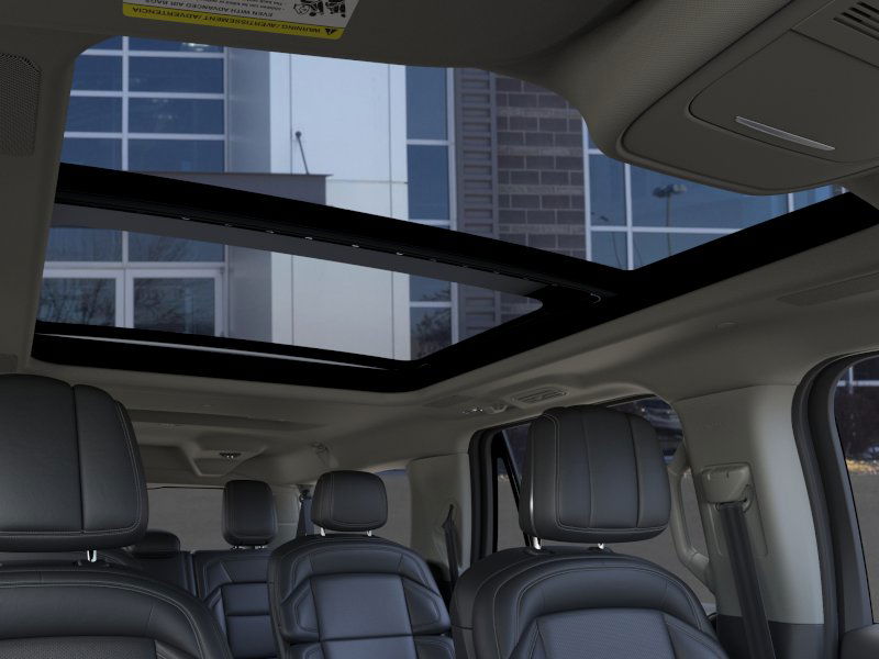 Thumbnail: 2025 Lincoln Navigator L - 22