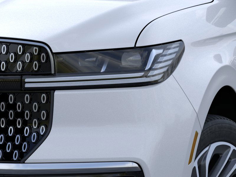 Thumbnail: 2025 Lincoln Navigator L - 19