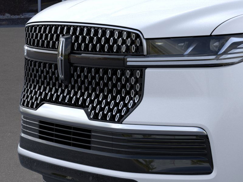Thumbnail: 2025 Lincoln Navigator L - 18