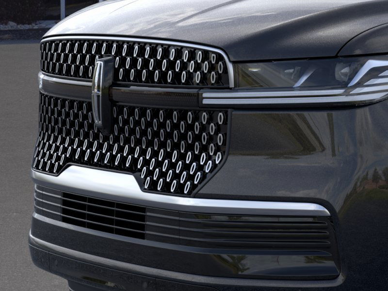 Thumbnail: 2025 Lincoln Navigator L - 18