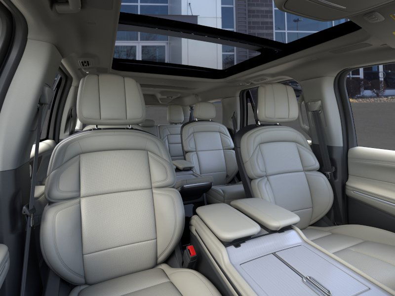 Thumbnail: 2026 Lincoln Navigator L - 8