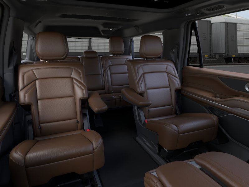 Thumbnail: 2026 Lincoln Navigator L - 10