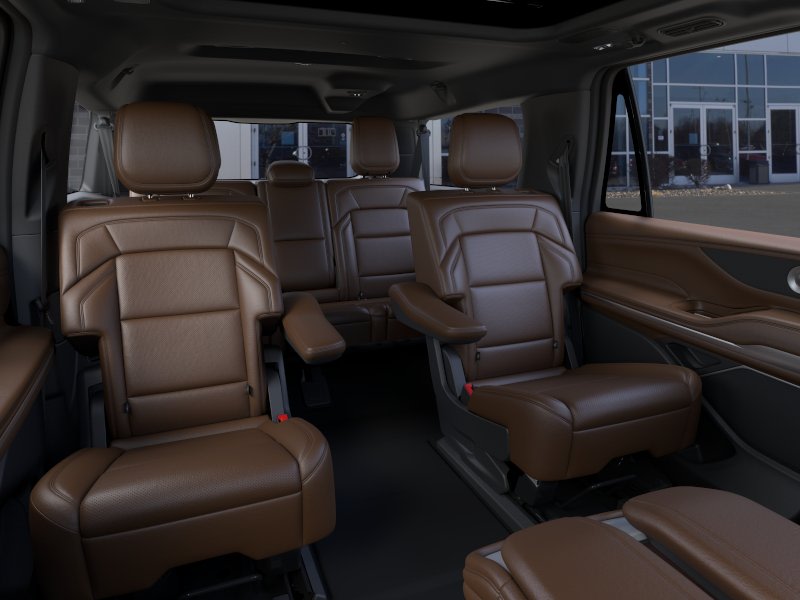 Thumbnail: 2026 Lincoln Navigator L - 9