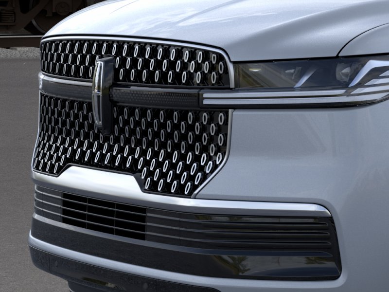Thumbnail: 2026 Lincoln Navigator L - 18