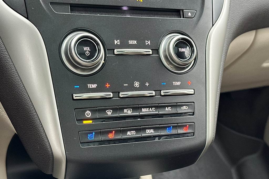 Thumbnail: 2019 Lincoln MKC - 24