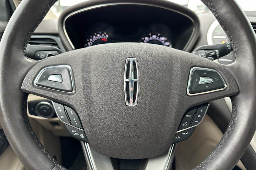 Thumbnail: 2019 Lincoln MKC - 27