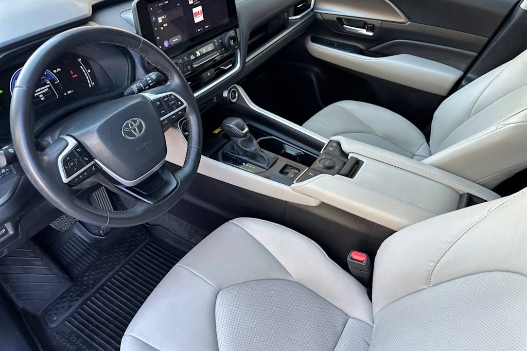 Thumbnail: 2024 Toyota Grand Highlander - 8
