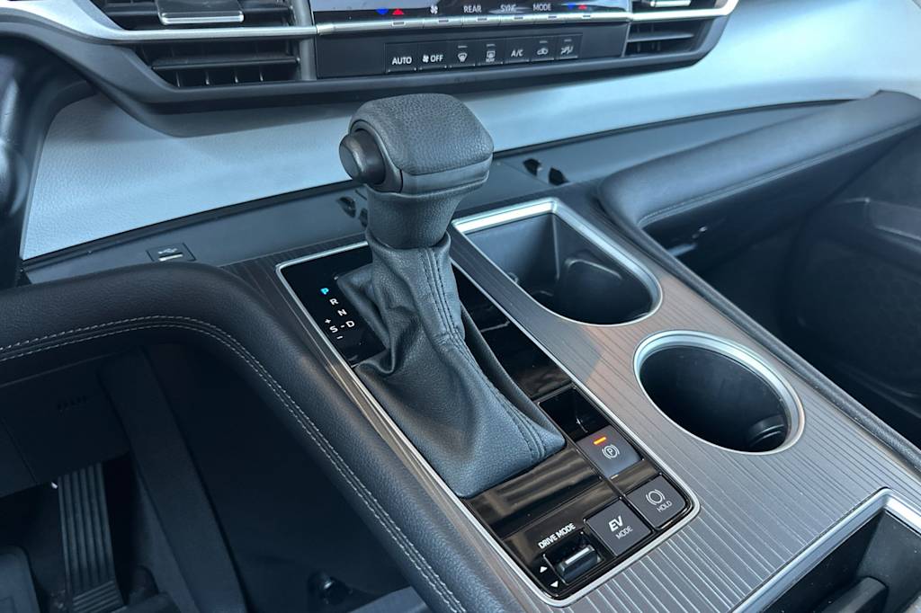 Thumbnail: 2025 Toyota Sienna - 14
