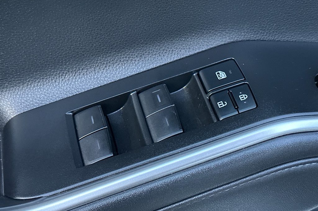 Thumbnail: 2022 Toyota Highlander - 21