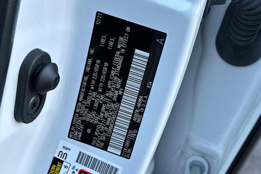 Thumbnail: 2022 Toyota Highlander - 16