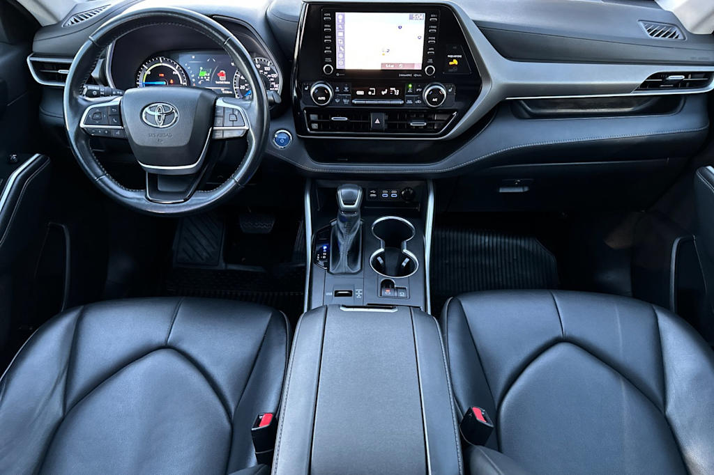 Thumbnail: 2022 Toyota Highlander - 2