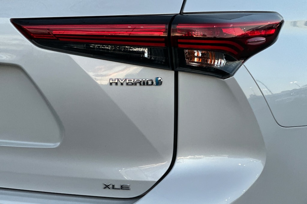 Thumbnail: 2022 Toyota Highlander - 29