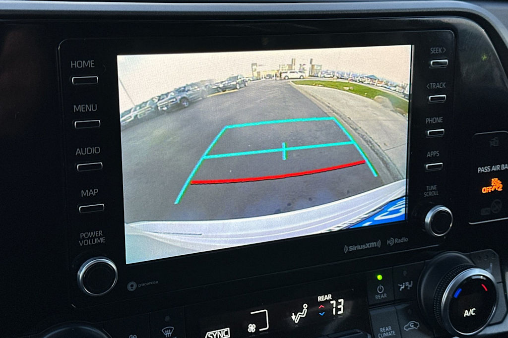 Thumbnail: 2022 Toyota Highlander - 25