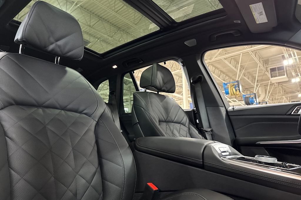 Thumbnail: 2026 BMW X5 - 11
