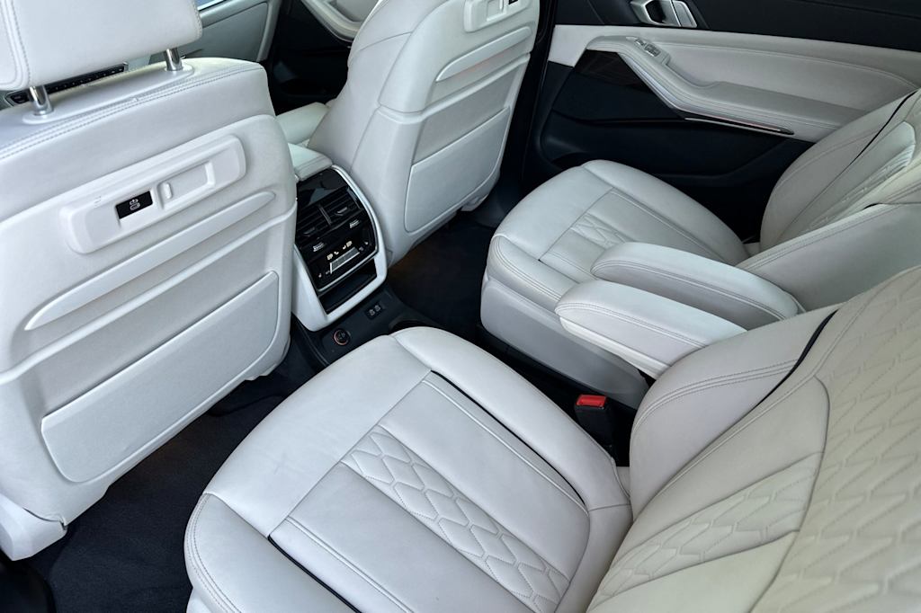 Thumbnail: 2021 BMW X7 - 11