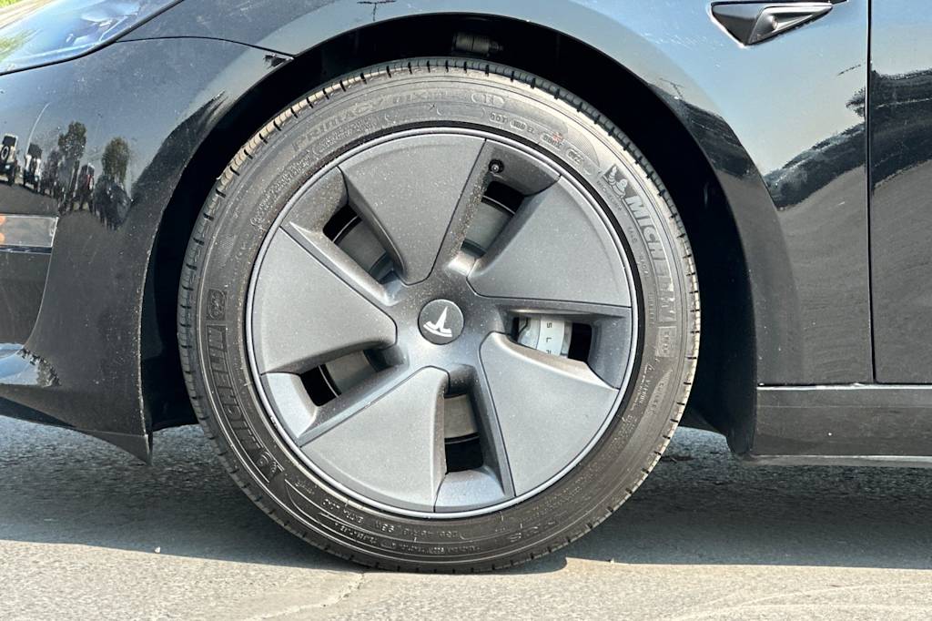 Thumbnail: 2023 Tesla Model 3 - 7