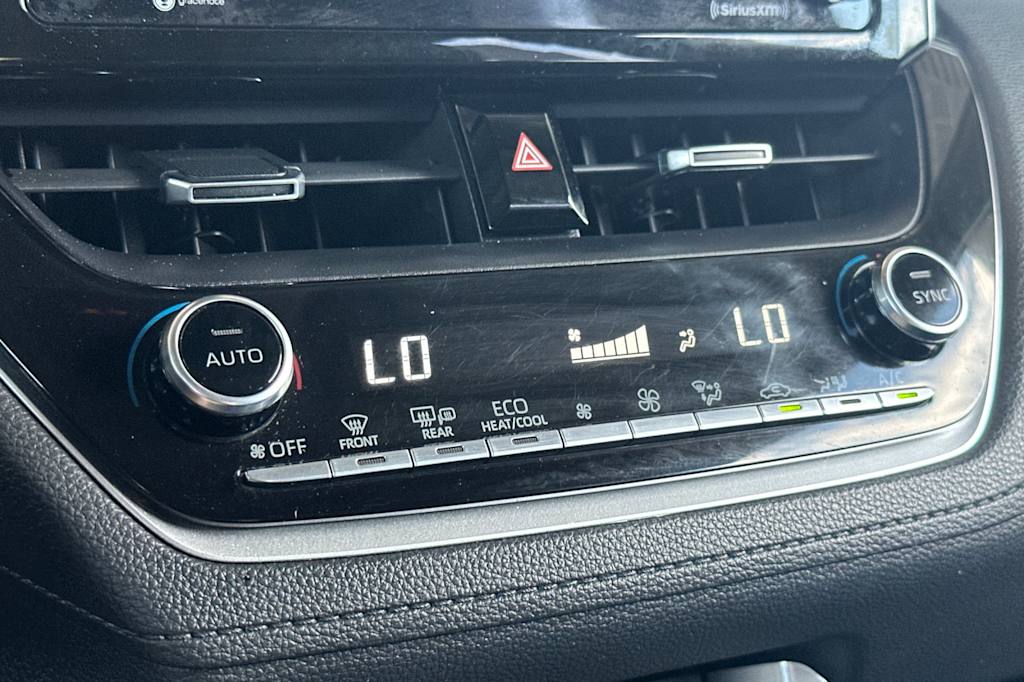 Thumbnail: 2022 Toyota Corolla Cross - 24