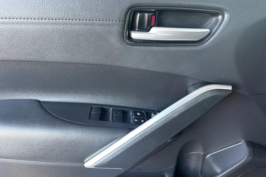 Thumbnail: 2022 Toyota Corolla Cross - 21