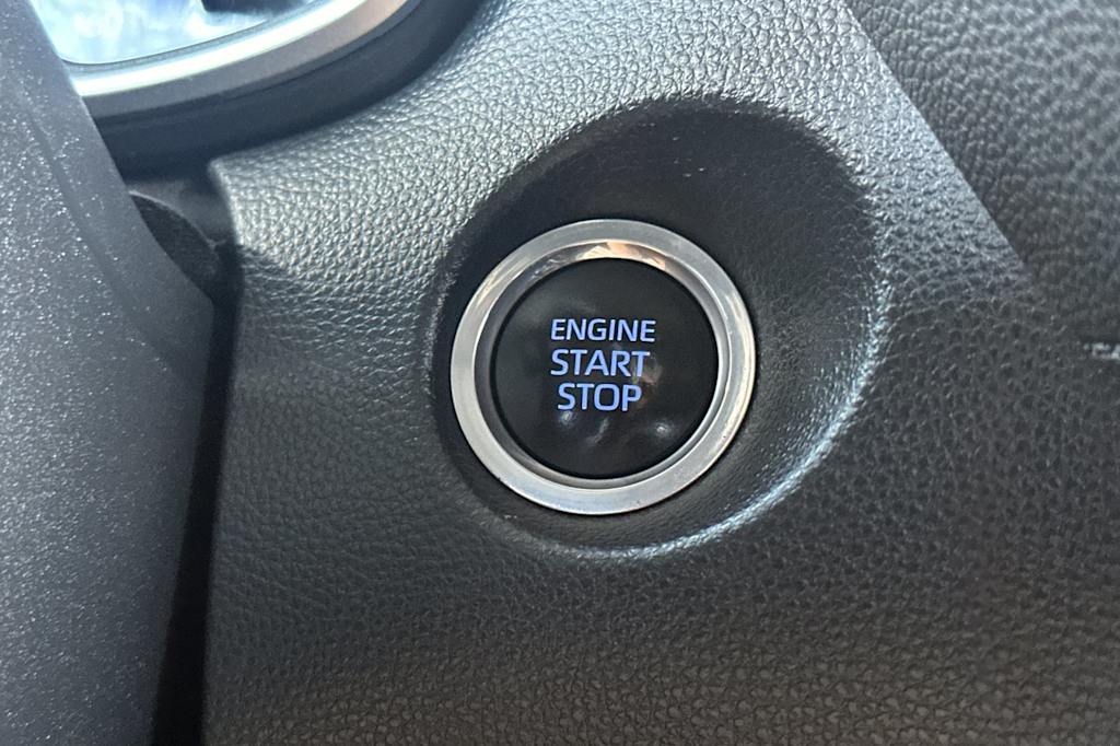 Thumbnail: 2022 Toyota Corolla Cross - 25