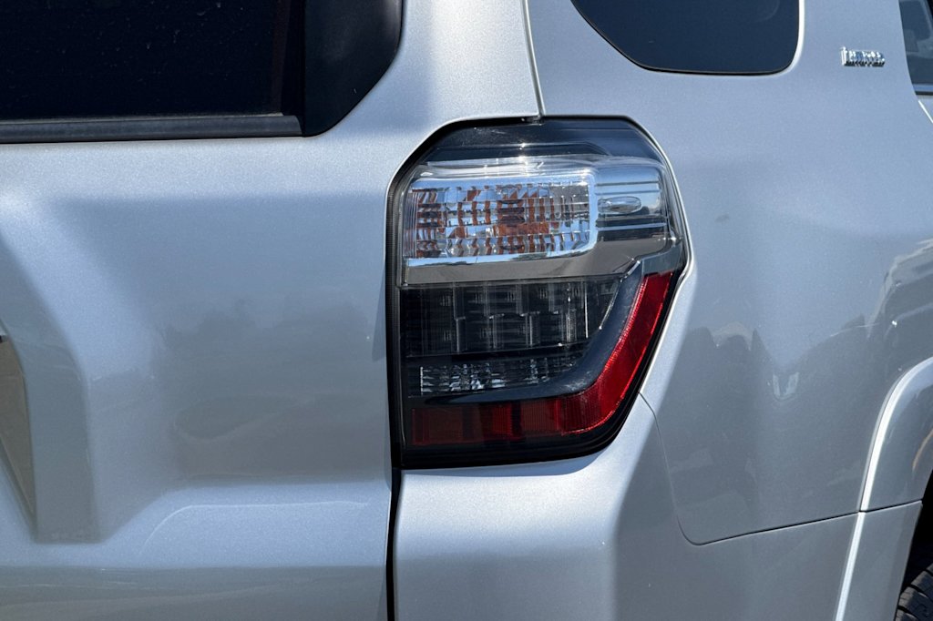 Thumbnail: 2019 Toyota 4Runner - 29