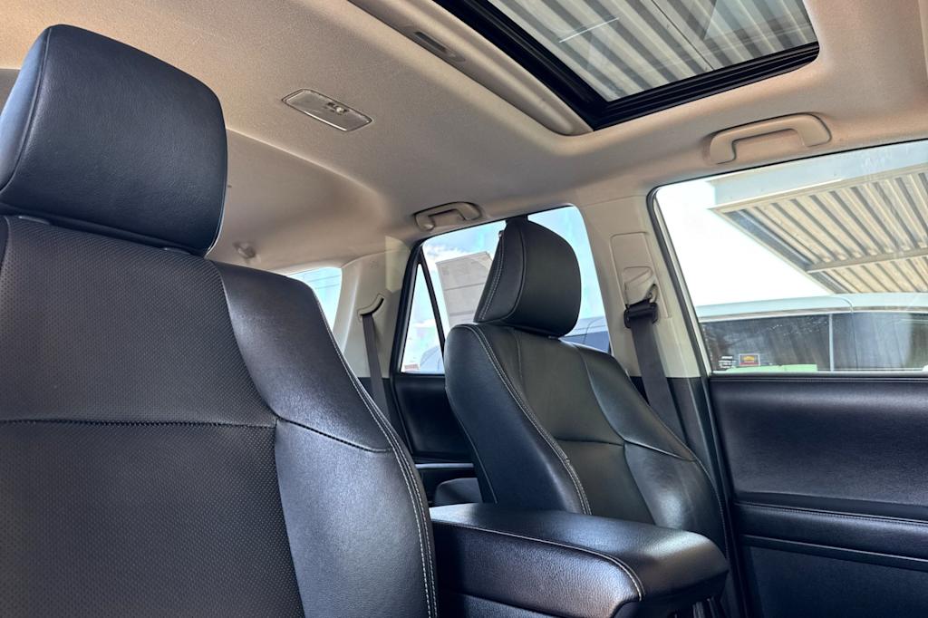 Thumbnail: 2019 Toyota 4Runner - 23