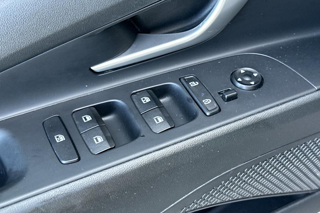 Thumbnail: 2023 Hyundai Elantra - 22