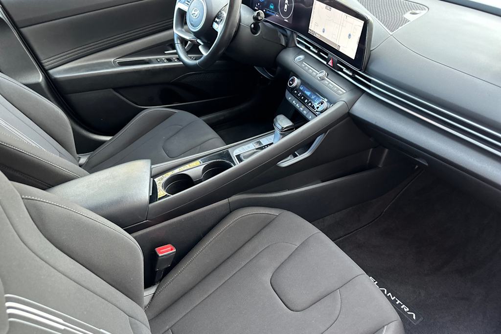 Thumbnail: 2023 Hyundai Elantra - 9