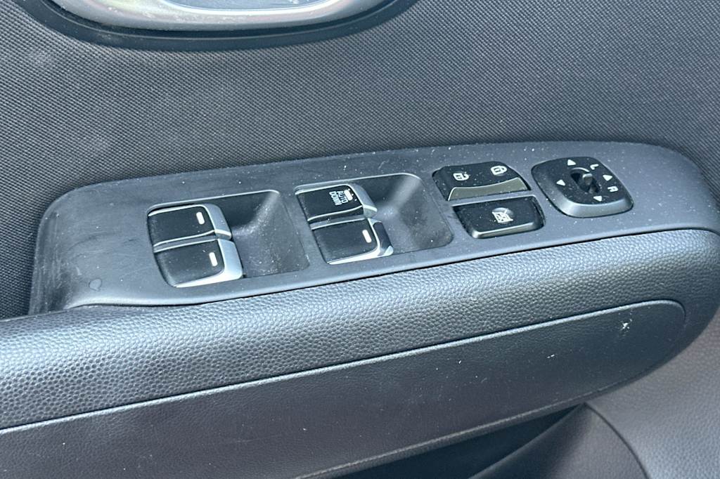 Thumbnail: 2019 Kia Soul - 22