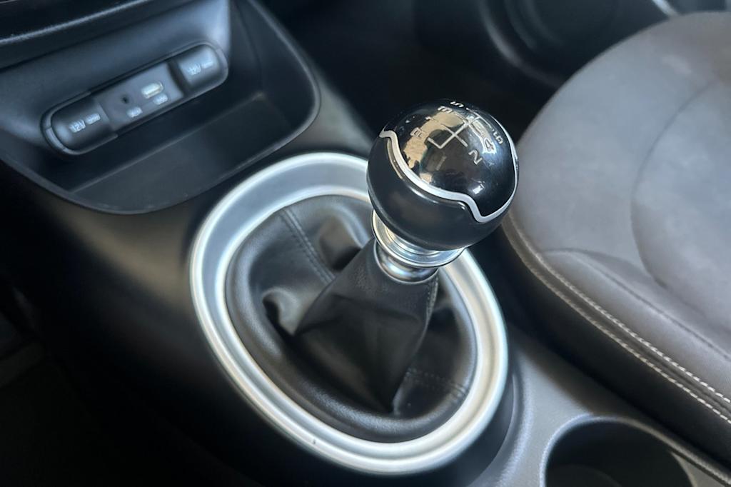 Thumbnail: 2017 Kia Soul - 15
